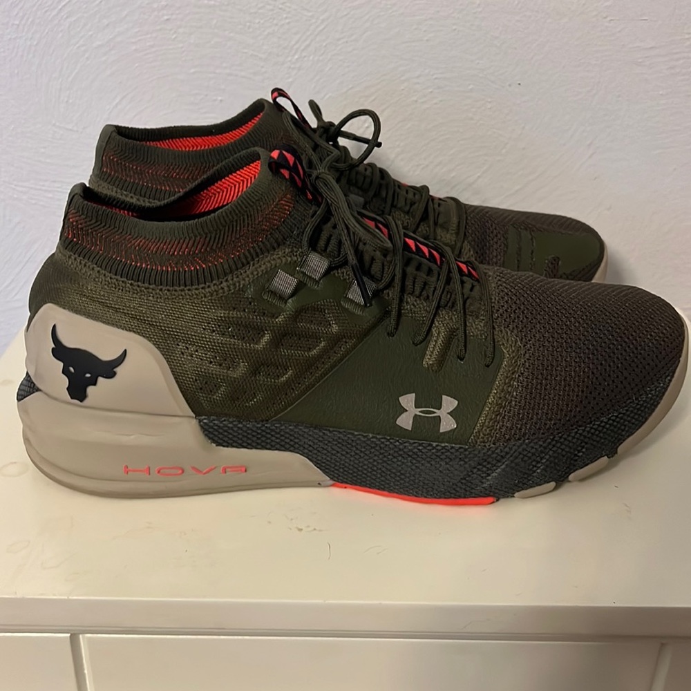 Under Armour HOVR in Army green.